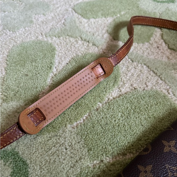 Louis Vuitton satchel - Picture 8 of 16